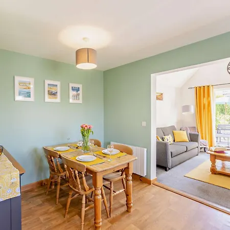 2 Bed In 82163 Hébergement de vacances Bude